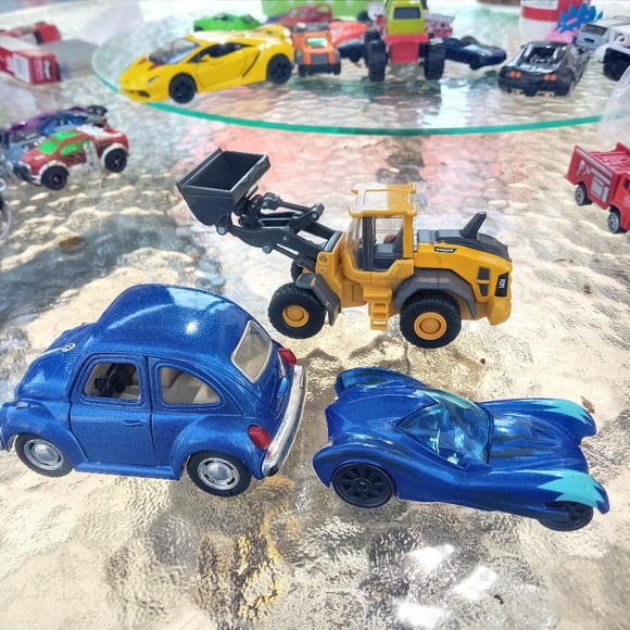 Toy Bundle Volvo Loader New Ray, Catboy Conner Car, Kinsfun Pullback Beetle - Picture 1 of 8